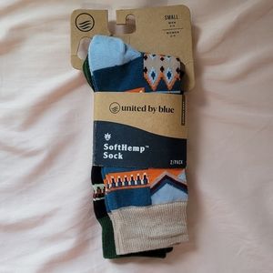 United by blue 2 pairs of crew socks unisex